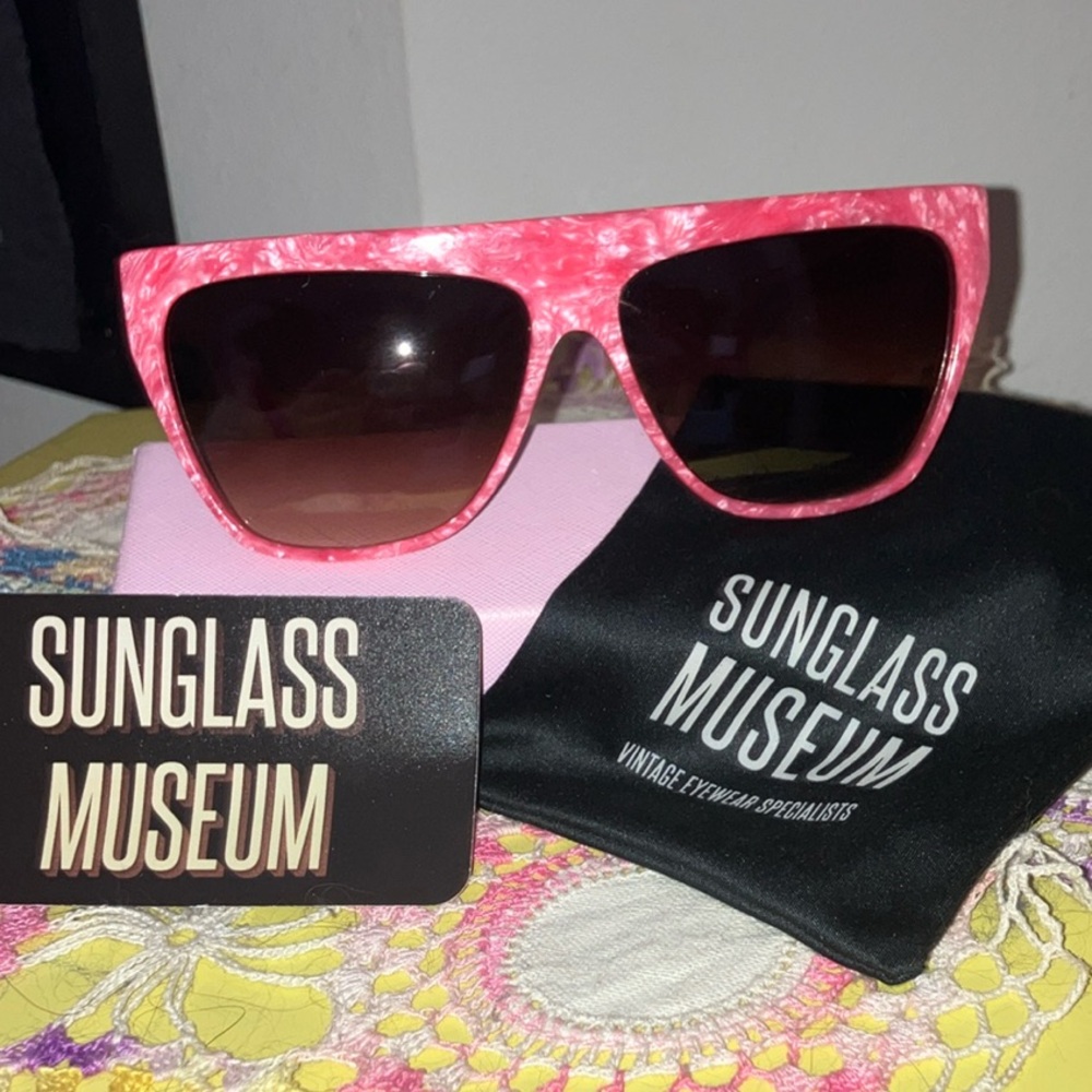 Vintage 80's RETRO FLAT TOP SUNGLASSES - Picture 2 of 15